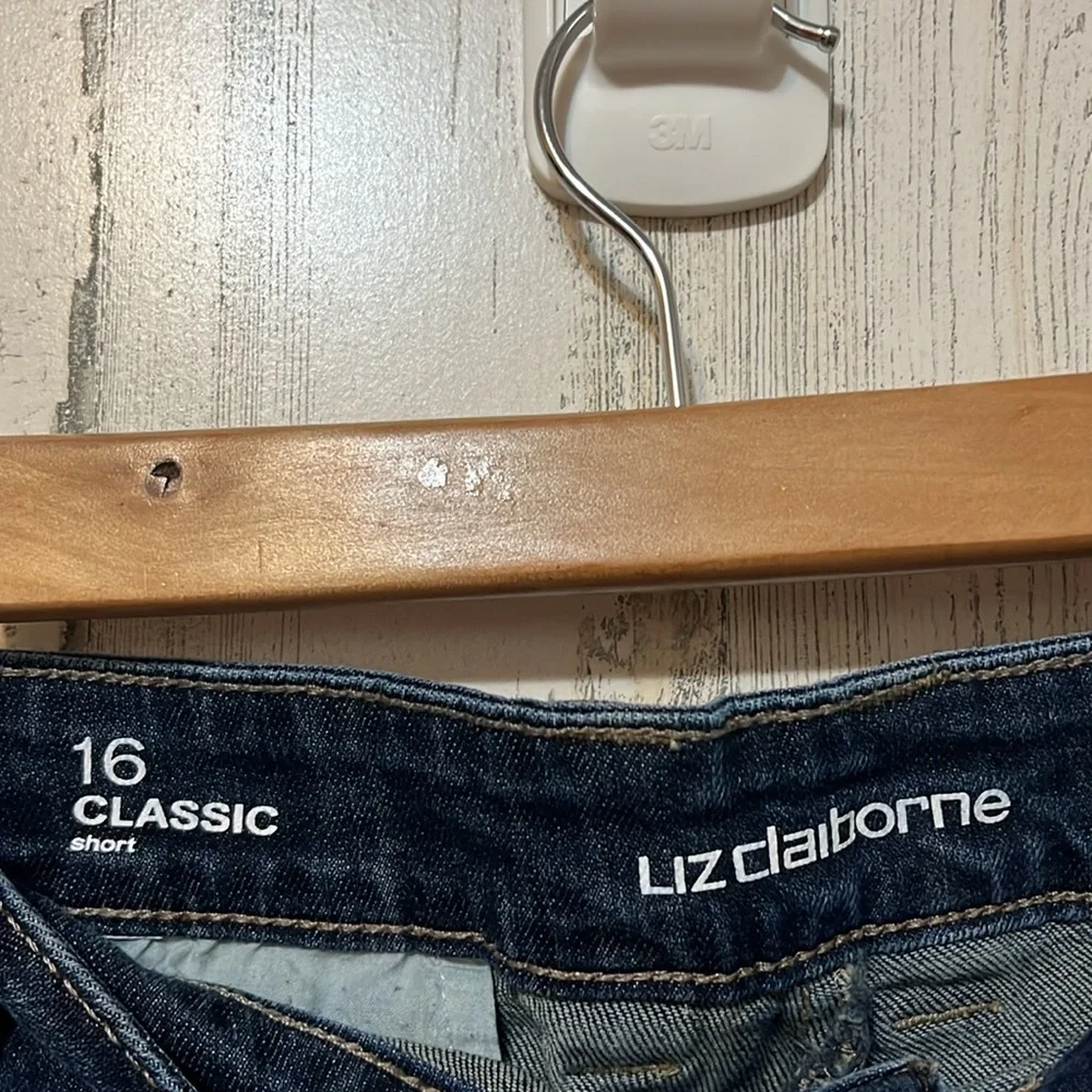 D2- Size 16 - Liz Claiborne Dark jean shorts classic fit stretchy pockets